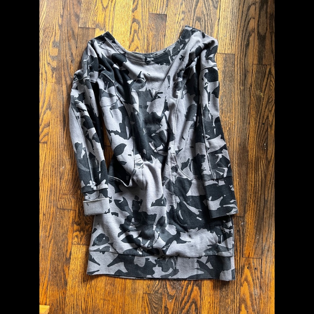 Monochrome sculpted sweater dress
